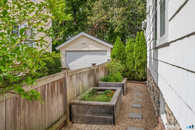 126 Oldfield Road, Fairfield, CT 06824