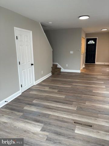 30 W PARKWAY AVE, Chester, PA 19013