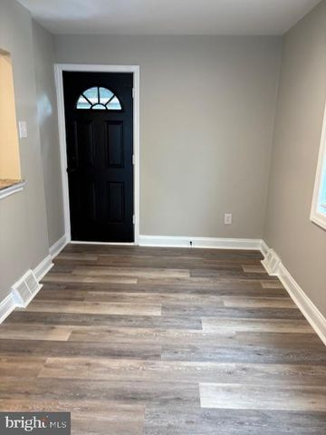 30 W PARKWAY AVE, Chester, PA 19013