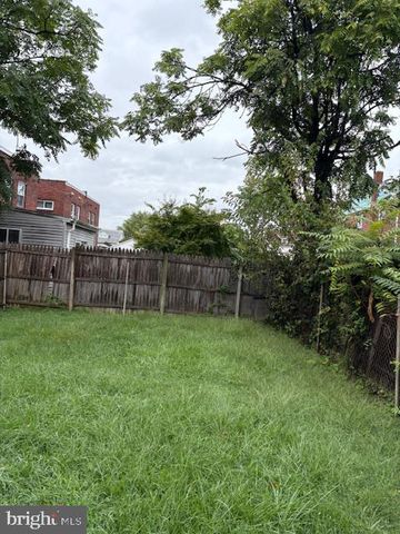 30 W PARKWAY AVE, Chester, PA 19013