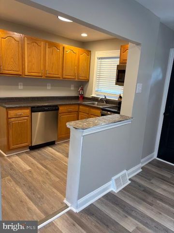 30 W PARKWAY AVE, Chester, PA 19013