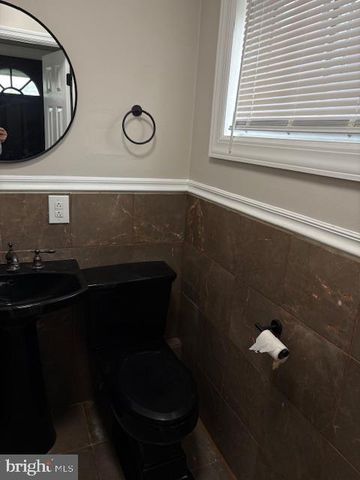 30 W PARKWAY AVE, Chester, PA 19013