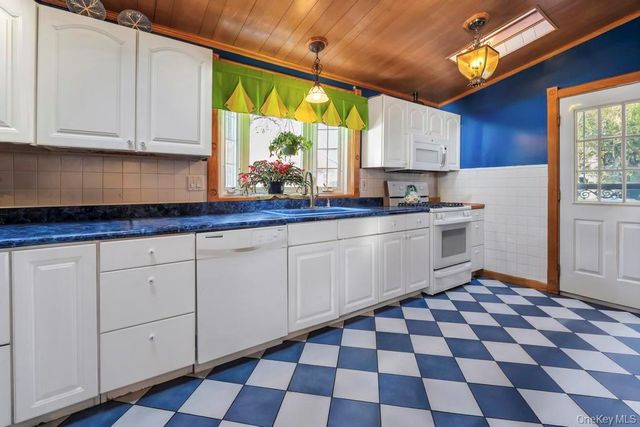 8420 Charlecote Ridge, Jamaica, NY 11432