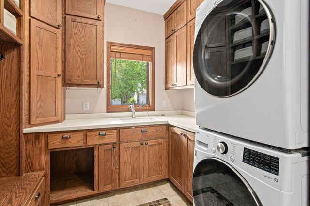 8441 W Lake Drive, Chanhassen, MN 55317