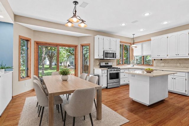 8441 W Lake Drive, Chanhassen, MN 55317