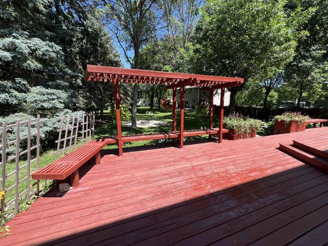 8441 W Lake Drive, Chanhassen, MN 55317
