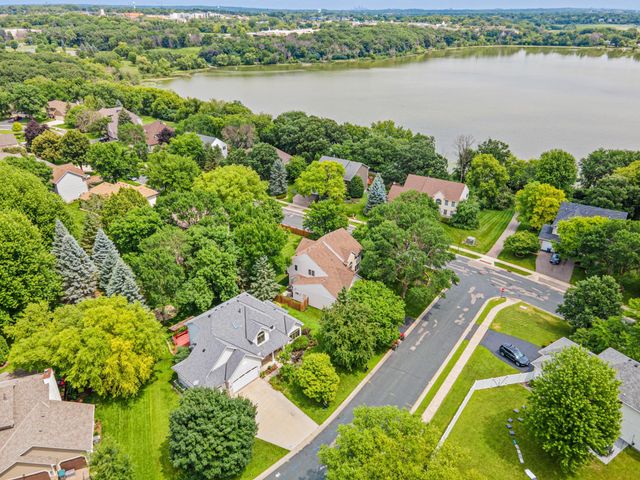 8441 W Lake Drive, Chanhassen, MN 55317