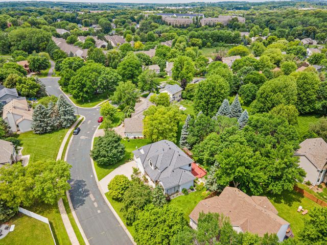 8441 W Lake Drive, Chanhassen, MN 55317
