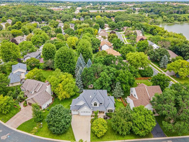 8441 W Lake Drive, Chanhassen, MN 55317
