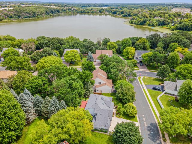 8441 W Lake Drive, Chanhassen, MN 55317