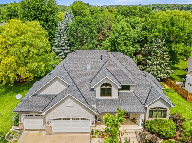 8441 W Lake Drive, Chanhassen, MN 55317