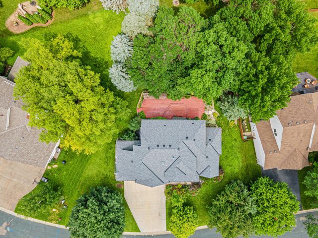 8441 W Lake Drive, Chanhassen, MN 55317