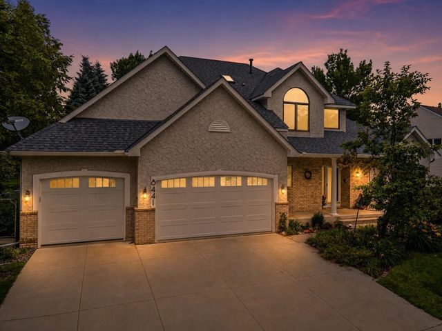 8441 W Lake Drive, Chanhassen, MN 55317