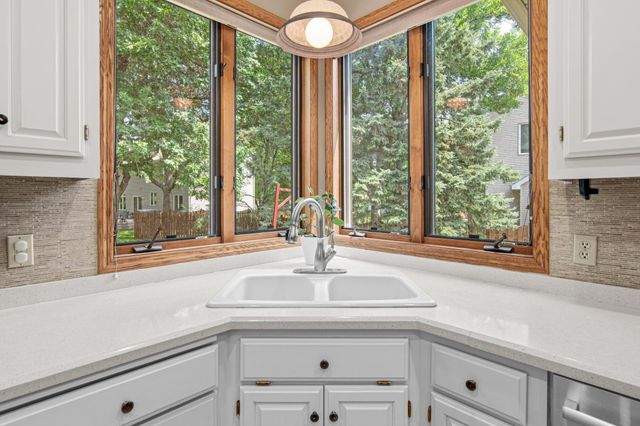 8441 W Lake Drive, Chanhassen, MN 55317