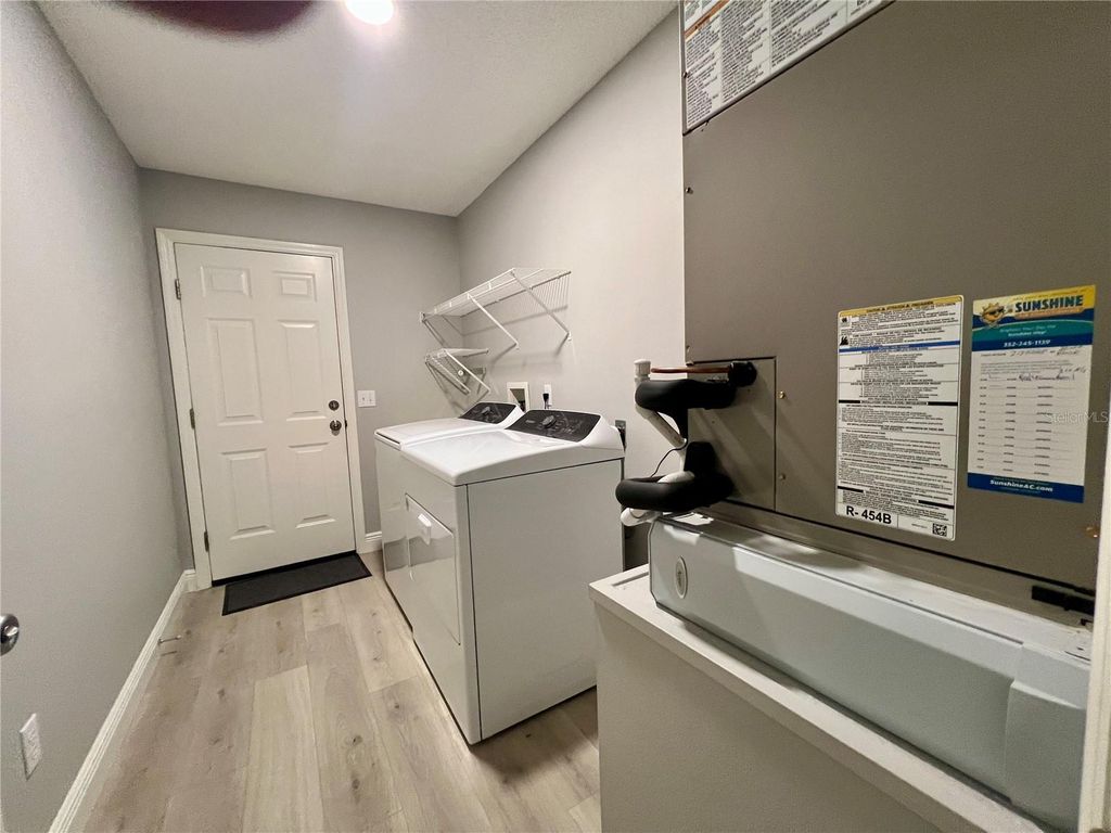 Image 15 of property listing at 1305 LEONE LANE, The Villages, FL 32159