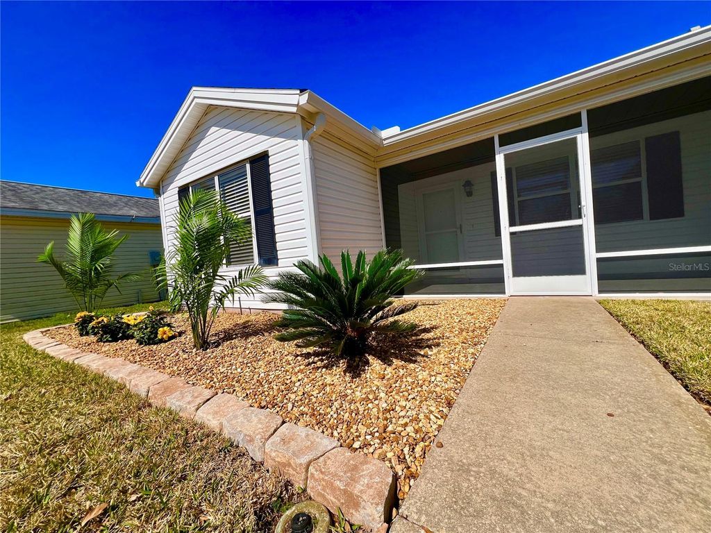 Image 3 of property listing at 1305 LEONE LANE, The Villages, FL 32159