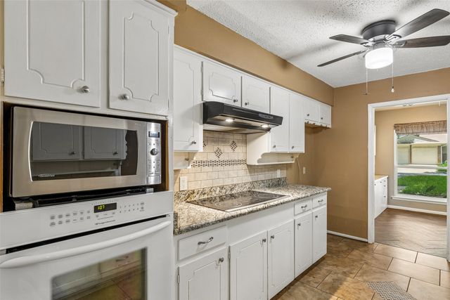 1706 Camellia Drive, Arlington, TX 76013