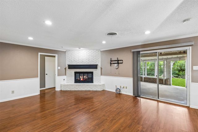1706 Camellia Drive, Arlington, TX 76013