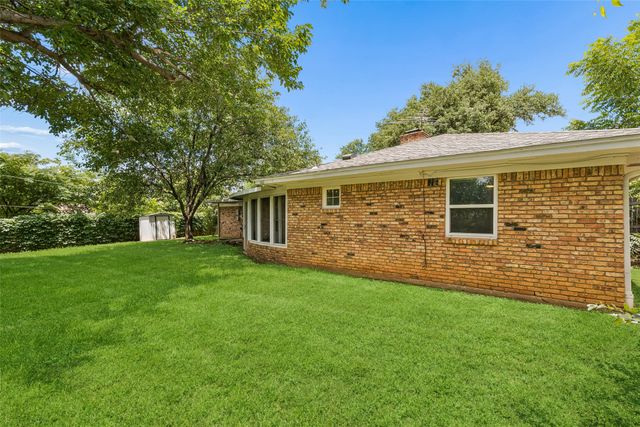 1706 Camellia Drive, Arlington, TX 76013