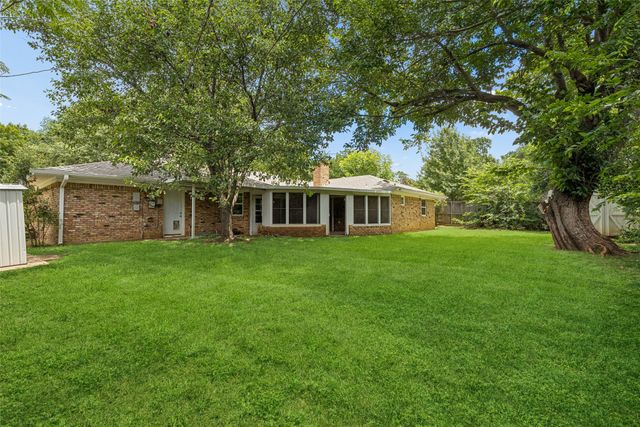 1706 Camellia Drive, Arlington, TX 76013