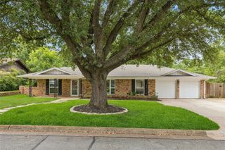 1706 Camellia Drive, Arlington, TX 76013