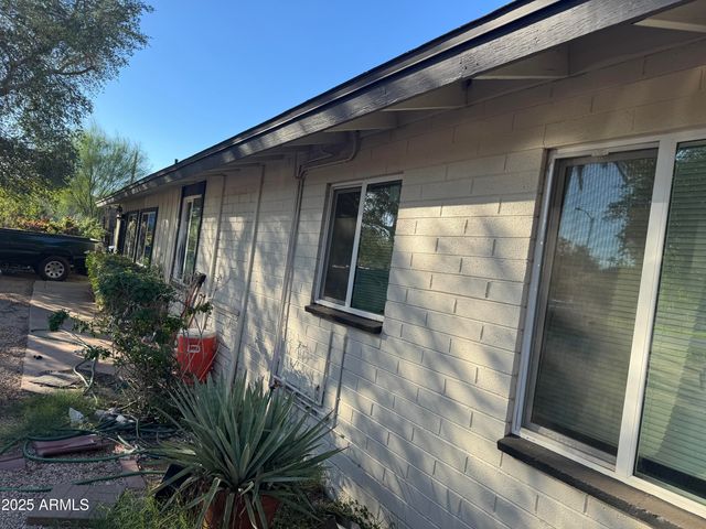 2206 W VISTA Avenue, Phoenix, AZ 85021