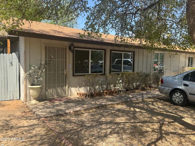 2206 W VISTA Avenue, Phoenix, AZ 85021