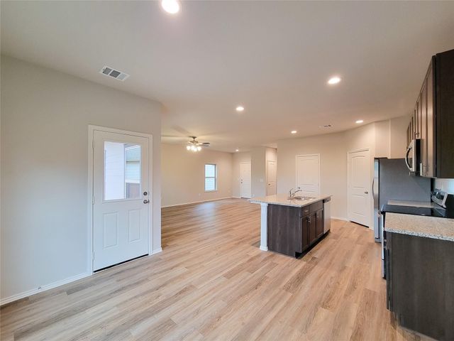 942 Amesbury Court, Montgomery, TX 77316