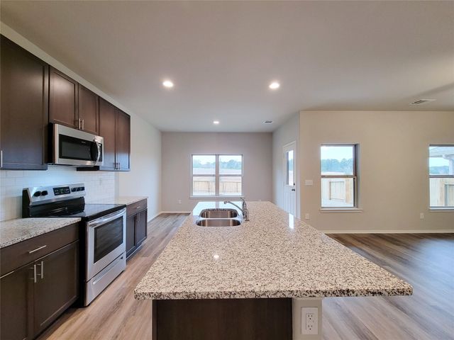942 Amesbury Court, Montgomery, TX 77316