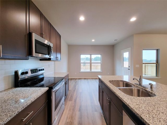 942 Amesbury Court, Montgomery, TX 77316