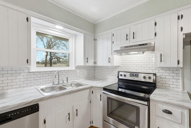 74 E Main, Greenbrier, AR 72058