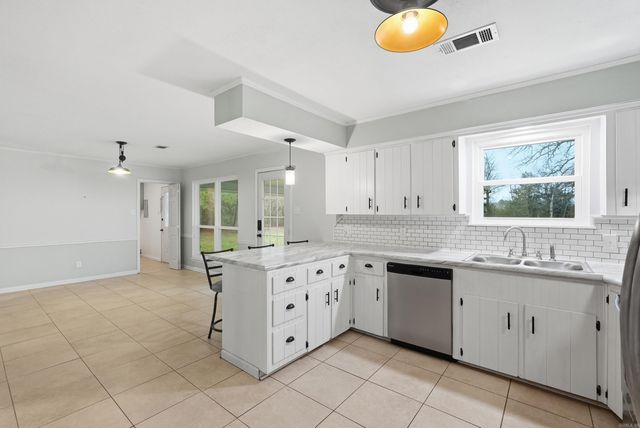 74 E Main, Greenbrier, AR 72058