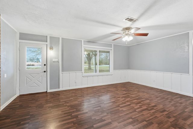 74 E Main, Greenbrier, AR 72058