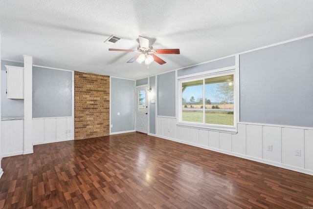 74 E Main, Greenbrier, AR 72058