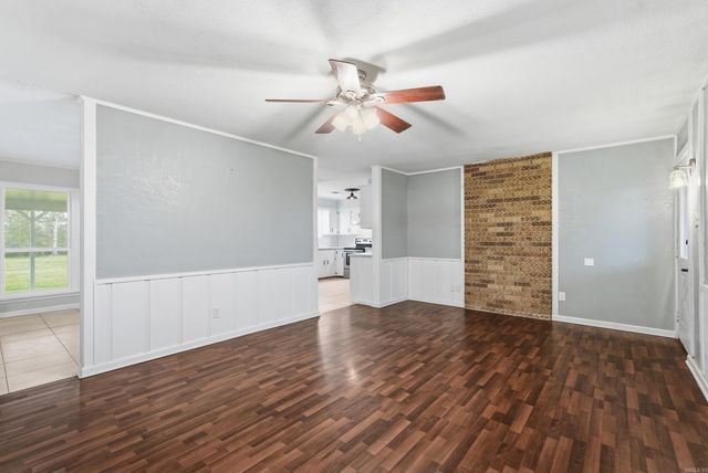 74 E Main, Greenbrier, AR 72058