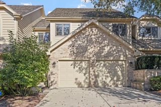 8521 Evergreen Lane, Darien, IL 60561