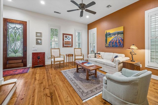 706 E 12th Street, Houston, TX 77008