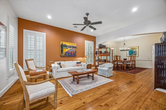 706 E 12th Street, Houston, TX 77008