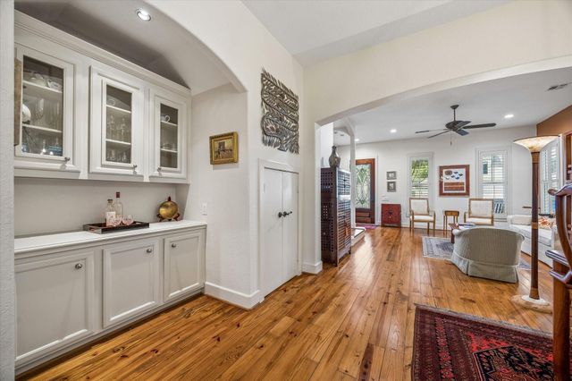 706 E 12th Street, Houston, TX 77008