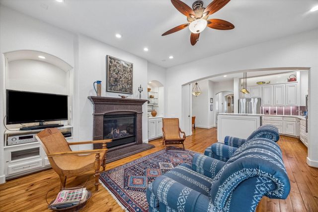 706 E 12th Street, Houston, TX 77008