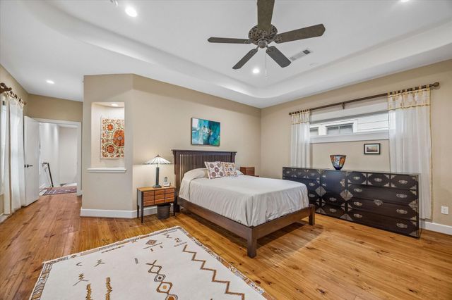 706 E 12th Street, Houston, TX 77008