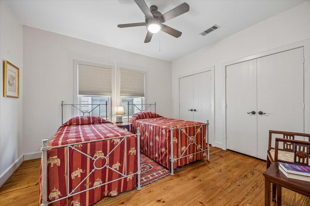 706 E 12th Street, Houston, TX 77008