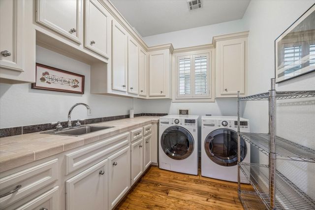 706 E 12th Street, Houston, TX 77008