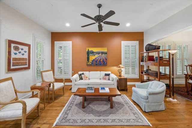 706 E 12th Street, Houston, TX 77008