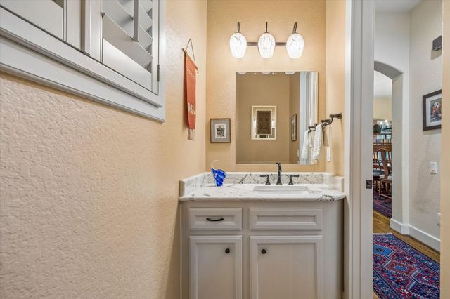 706 E 12th Street, Houston, TX 77008