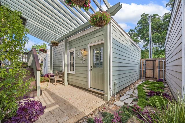 706 E 12th Street, Houston, TX 77008