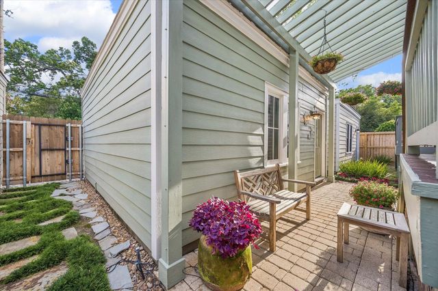 706 E 12th Street, Houston, TX 77008