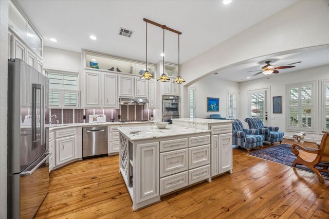 706 E 12th Street, Houston, TX 77008
