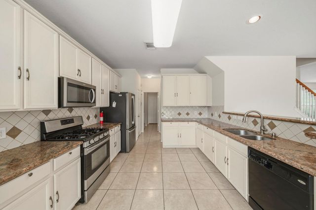 5511 Gable Meadows Drive, Sugar Land, TX 77479