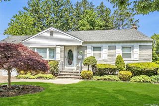 83 Knickerbocker Road, Plainview, NY 11803